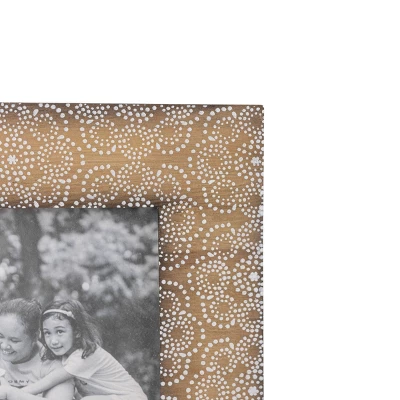 5x7 Inch Round Floral Pattern Picture Frame Wood, MDF & Glass By Foreside Home & Garden 4 5x7 Inch Round Floral Pattern Picture Frame Wood, MDF & Glass By Foreside Home & Garden - Image 2