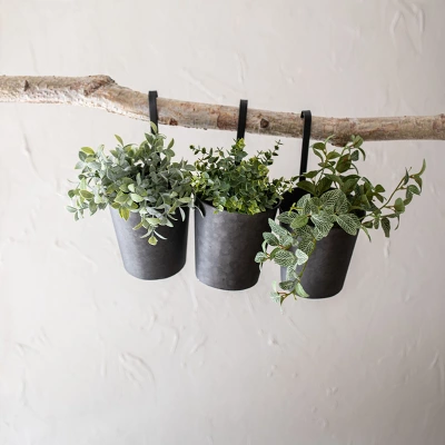 Set Of 3 Hanging Planters Black Metal - Foreside Home & Garden 3 Set Of 3 Hanging Planters Black Metal - Foreside Home & Garden