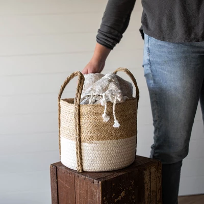 Natural Woven White Seagrass & Rope Basket - Foreside Home & Garden 7 Natural Woven White Seagrass & Rope Basket - Foreside Home & Garden - Image 5